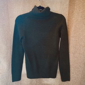 MEDIUM French connection turtleneck sweater